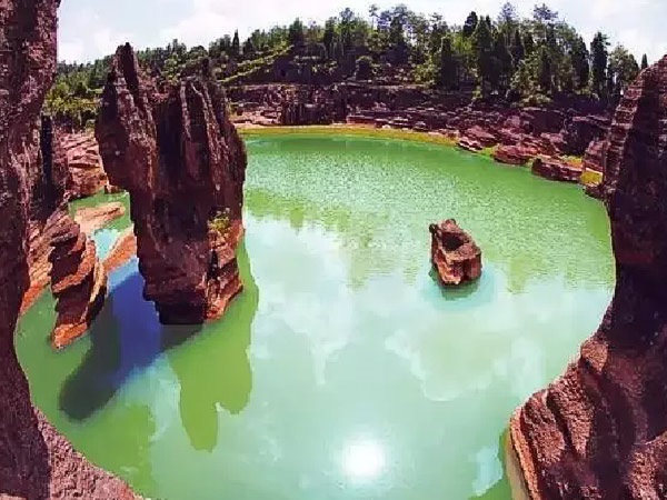 湘西芙蓉鎮(zhèn)、紅石林（坐龍峽、酉水畫廊）高品質汽車2日游