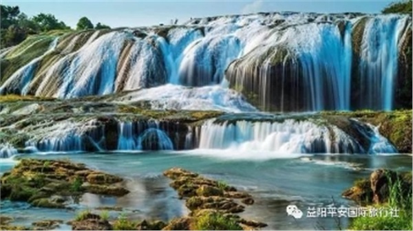 貴州黃果樹大瀑布、梵凈山、西江千戶苗寨、荔波大小七孔、鎮(zhèn)遠(yuǎn)古城遵義會(huì)議會(huì)址、息烽集中營(yíng)汽車七日游