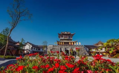 鳳凰古城、晚會(huì)、矮寨大橋、魔鬼玻璃棧道、墨戎苗寨汽車(chē)兩日游