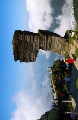 貴州黃果樹大瀑布、梵凈山、西江千戶苗寨、荔波大小七孔、鎮(zhèn)遠(yuǎn)古城遵義會(huì)議會(huì)址、息烽集中營(yíng)汽車七日游