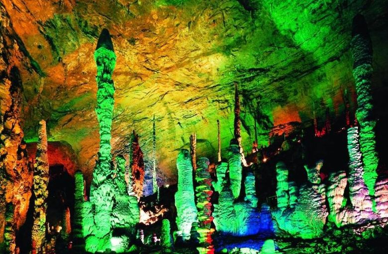 C3黃龍洞、大峽谷玻璃橋、天門山“新奇之旅”品質(zhì)純玩2晚3日游