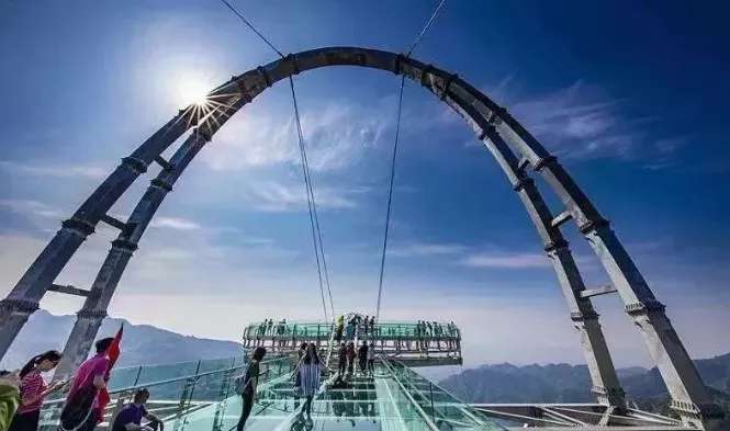 國際和平城—芷江、懷化大峽谷負(fù)離子洗肺體驗二日游